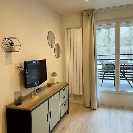 Proche Gare Et Gem: Equipe,wifi Fibre, Balcon شقة *